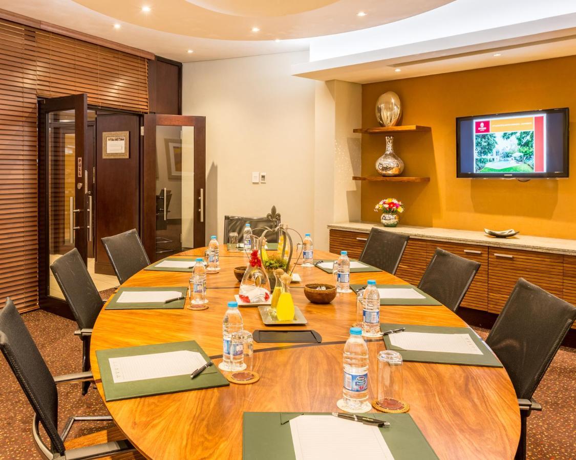City Lodge Hotel Hatfield, Pretoria Bagian luar foto