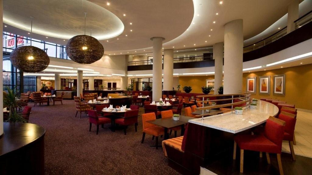 City Lodge Hotel Hatfield, Pretoria Bagian luar foto