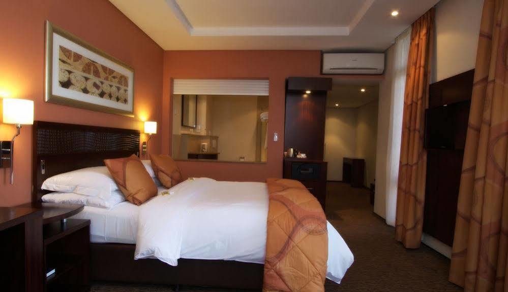 City Lodge Hotel Hatfield, Pretoria Bagian luar foto